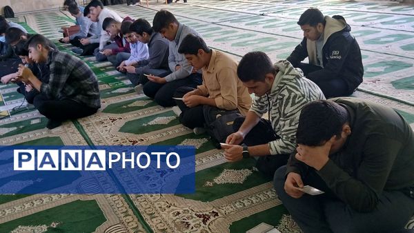مراسم زیارت پرفیض عاشورا در دبیرستان نمونه دولتی معلم ساوجبلاغ