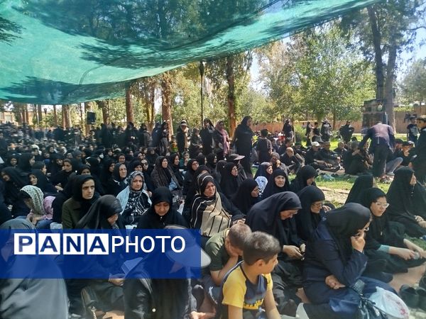 جاماندگان اربعین حسینی در  راهپیمایی حرم تا حرم نیشابور 