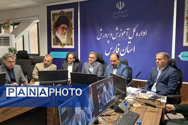 جلسه هم‌اندیشی تشکل‌های دانش‌آموزی استان فارس 