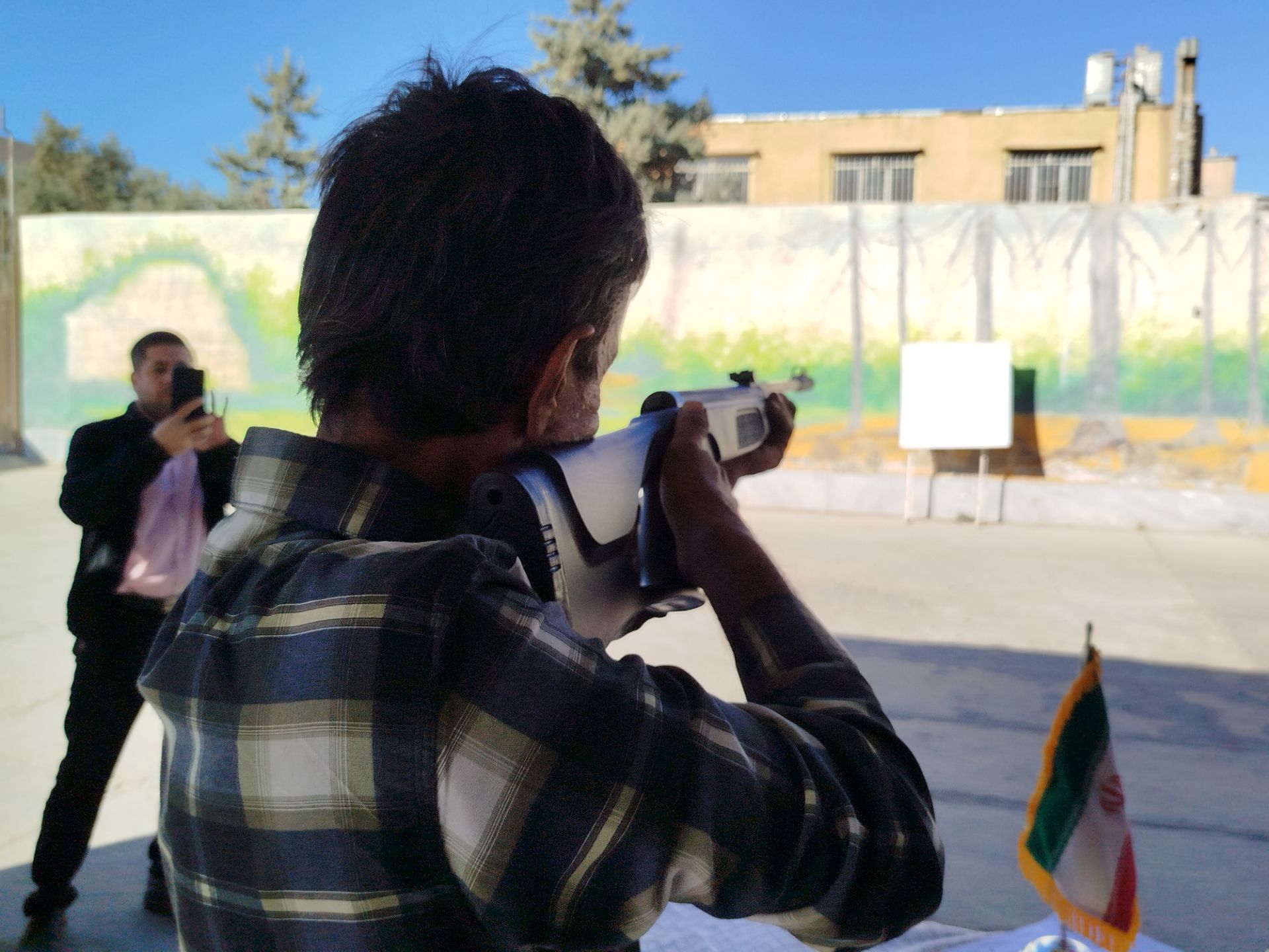 مسابقه تیر اندازی کارکنان اداره آموزش و پرورش کاشمر