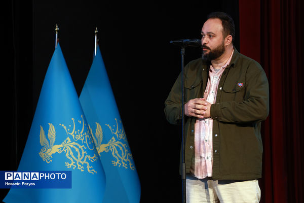نشست خبری دبیر چهل و سومین جشنواره فیلم فجر