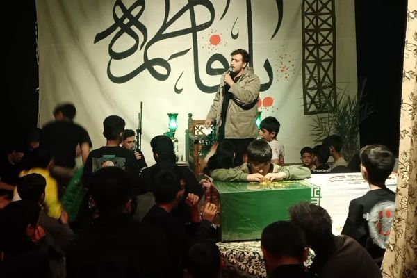 مراسم عزاداری دهه فاطمیه در مسجد مهرولایت با میهمانی شهید گمنام