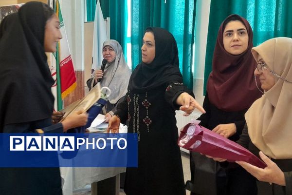 روز خاطره‌انگیز با برگزاری جشن سمپاد در دبیرستان استعدادهای درخشان فرزانگان ملارد