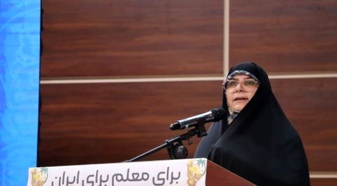 ‌کسی جز «معلم» نمی‌تواند سکان‌دار تحول‌ باشد