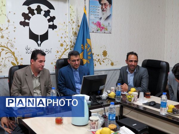 نشست معاون پیشگیری و تشخیص توانبخشی سازمان آموزش پرورش استثنایی کشور با مدیران مرکز  استان