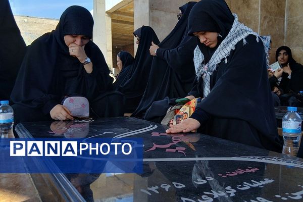 اولین روز حضور دانش‌آموزان دختر منطقه کهریزک در یادمان ‌های مناطق عملیاتی جنوب ایران