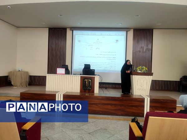 نشست تخصصی رابطین پژوهش؛ گامی برای توسعه علمی مدارس ناحیه ۶