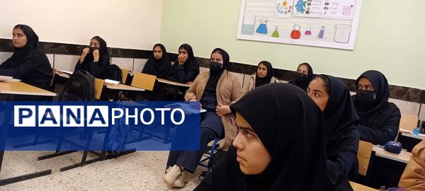 بازدید مسئولین آموزش و پرورش خلیل آباد از دبیرستان مادرمهربان نقاب