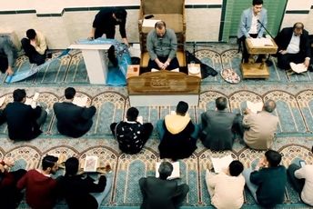 مراسم تجلیل از دانش آموزان منتخب قرآنی در شهرستان تکاب