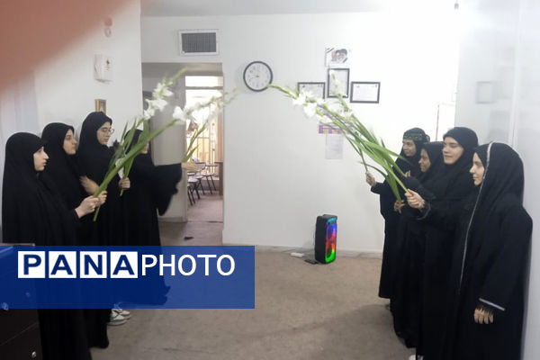 استقبال از شهید گمنام به میزبانی دبیرستان در ادب 