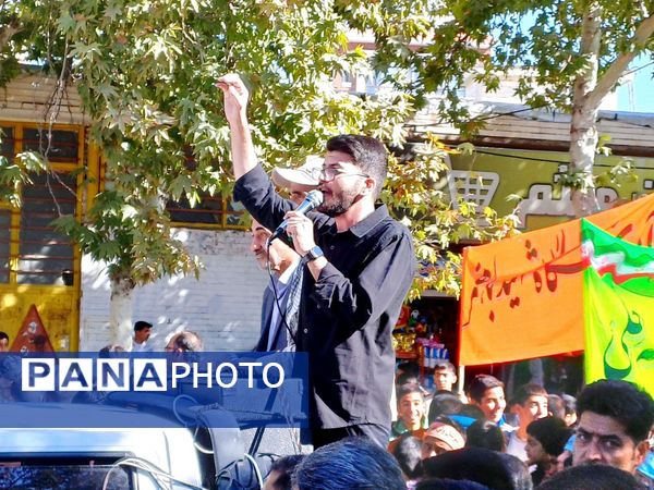 هم‌نوا با ۱۳ آبان؛ بروجرد یک‌صدا علیه استکبار جهانی