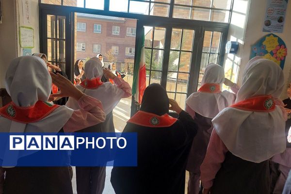 طلوع نشاط و انسجام؛ مراسم صبحگاهی تشکیلاتی در دبستان صدیقه کبری فیروزکوه 