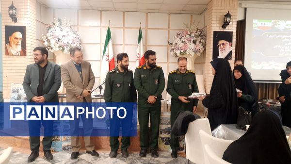 گفتگوی صمیمانه فرماندهان واحد های بسیج دانش آموزی