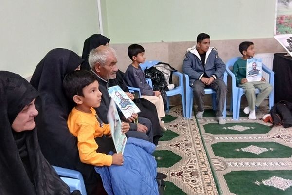 در تحصیل علم و دفاع از کشور کوشا باشید