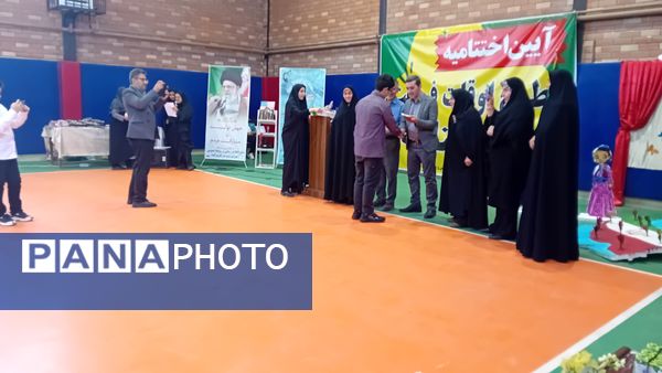 آیین اختتامیه طرح اوقات فراغت تابستانه و نمایشگاه مدرسه انقلاب در شهرستان فیروزکوه
