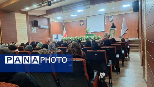 جلسه انجمن اولیا و مربیان دبستان پروین اعتصامی