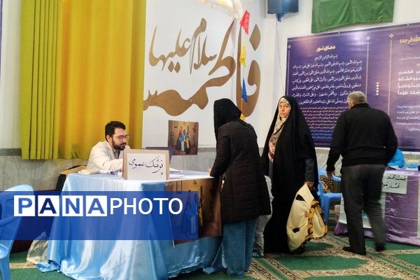 میزخدمت رایگان به‌مناسبت روز پرستار در ماهدشت‌ کرج