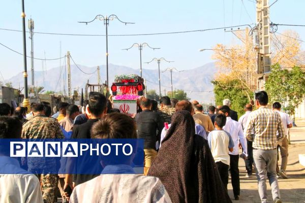 تشییع پیکر شهید گمنام در قلعه‌گنج همراه با حضور گسترده مردم