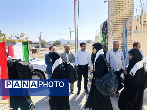 اعزام دانش‌آموزان دختر مدارس سندرک به مناطق عملیاتی جنوب کشور