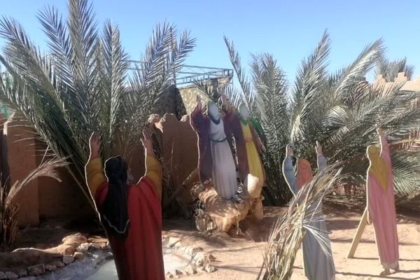 بازدید دانش‌آموزان یزدی از نمایشگاه «حدیث غربت»