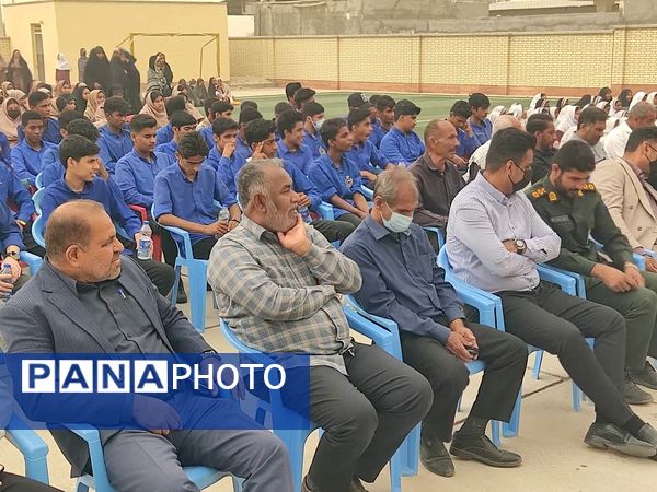 دانش آموزان امروز پرچم داران استقلال و عزت فردا 