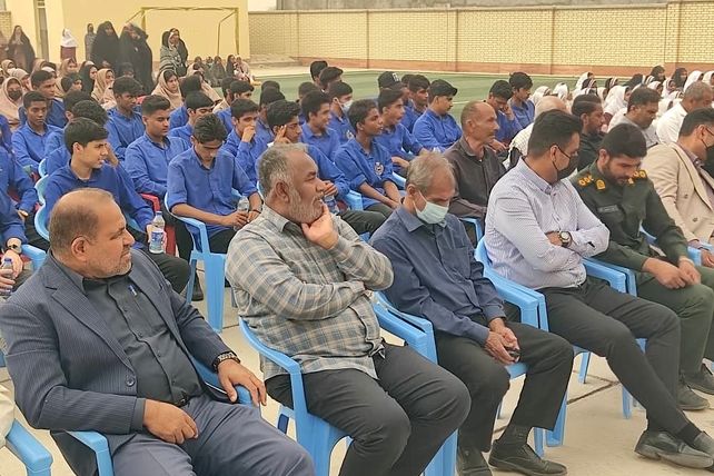 دانش آموزان امروز پرچم داران استقلال و عزت فردا 