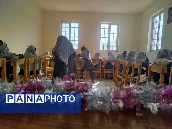 بازدید دانش‌آموزان دبستان شهید نجفی فدافن از کتابخانه فدک