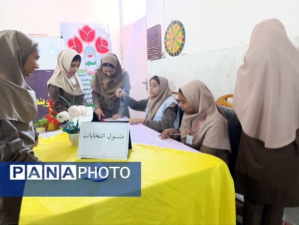 انتخابات شورای دانش‌آموزی در مدرسه خلیج‌فارس بوموسی 