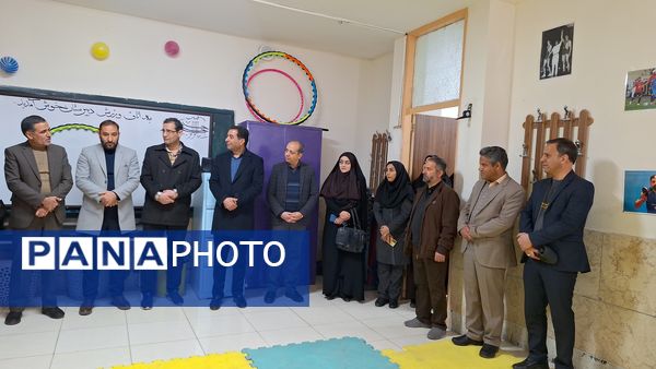 بازدید مدیرکل آموزش و پرورش استان اصفهان از مدرسه حضرت زینب (س) ناحیه ۴ (در طرح نماد)