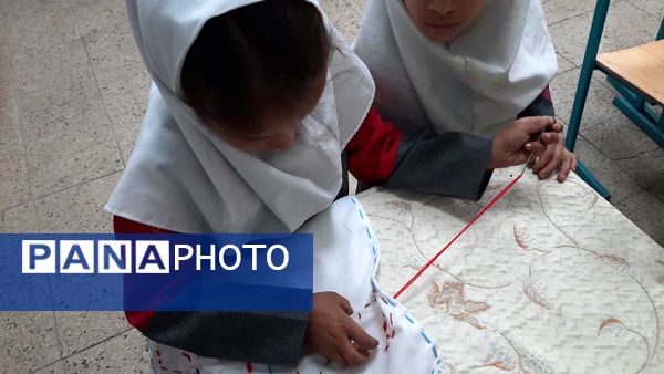 وقتی معلم، خیاط می‌شود