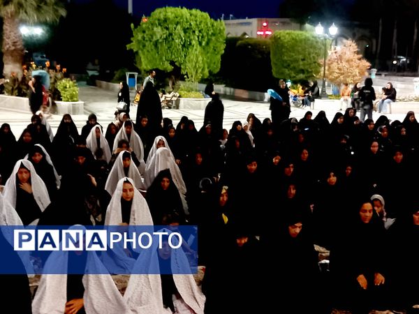 برپایی نماز جماعت در آرامگاه شهید مدرس 