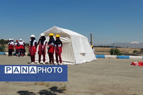 حضور دانش‌آموزان فیروزکوهی در دوازدهمین دوره المپیاد آماده دادرس