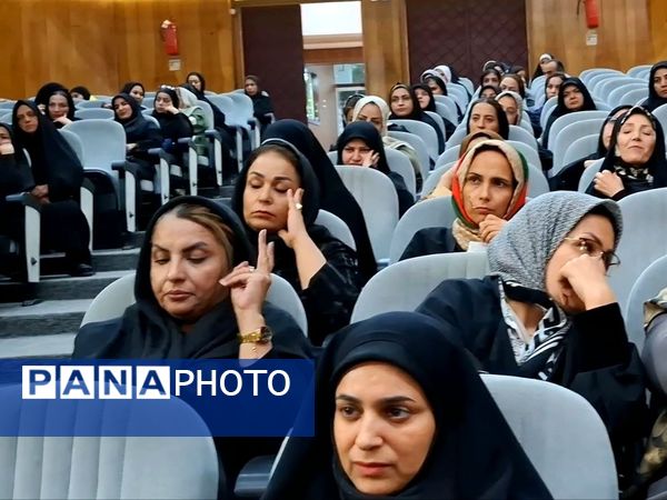 انتخابات اعضای انجمن اولیا و مربیان دبیرستان دخترانه انقلاب ناحیه دو