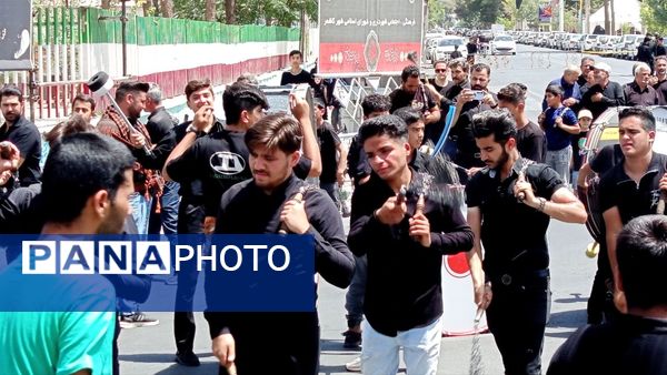 آیین زنجیر زنی در روز عاشورا