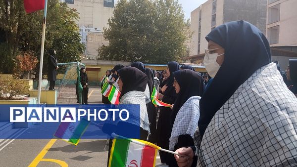 نواختن زنگ مقاومت همزمان با شهادت سیدحسن نصرالله در دبیرستان شهید کلانتری یک