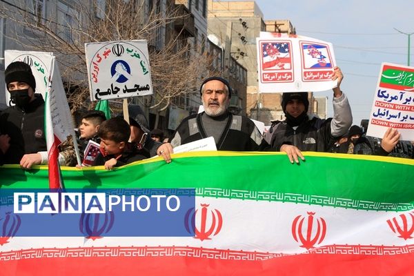 حضور پرشور مردم بهارستانی در راهپیمایی ۲۲ بهمن