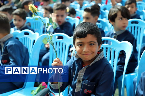 برگزاری جشن غنچه‌ها در مرکز استان چهارمحال و بختیاری 