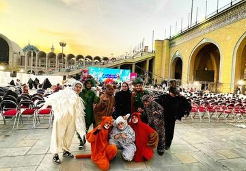 اجرای نمایش توسط دانش‌‌‌آموزان ملارد در نمایشگاه ایران‌نوشت