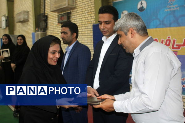 مسابقات تنیس روی میز فرهنگیان یادواره شهدای تربیت‌بدنی در سالن آزادگان استان بوشهر 