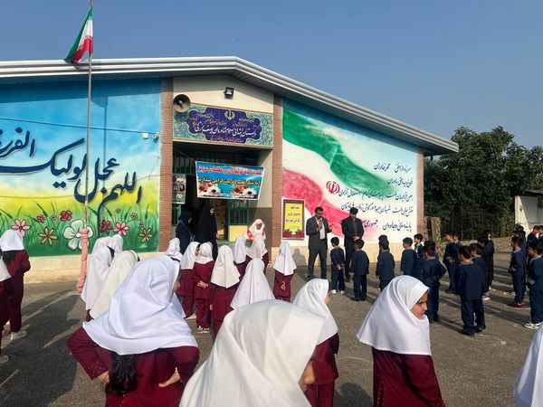 بازدید مسئولان سازمان دانش‌آموزی مازندران از مدرسه تمام‌تشکیلاتی مرحوم یوسف بزرگی قائمشهر
