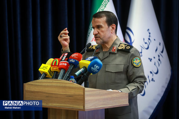 چهل و پنجمین سالگرد هفته دفاع مقدس با حضور وزیر آموزش و پرورش