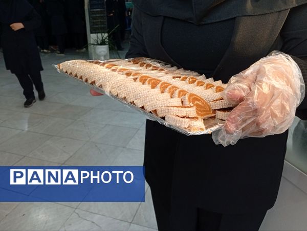 عطر چای به مناسبت شهادت حضرت زهرا (ع) در دبیرستان عطیه 