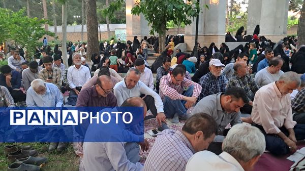 مراسم دعای عرفه درجوار شهدای گمنام پارک وحدت شهرستان آشخانه