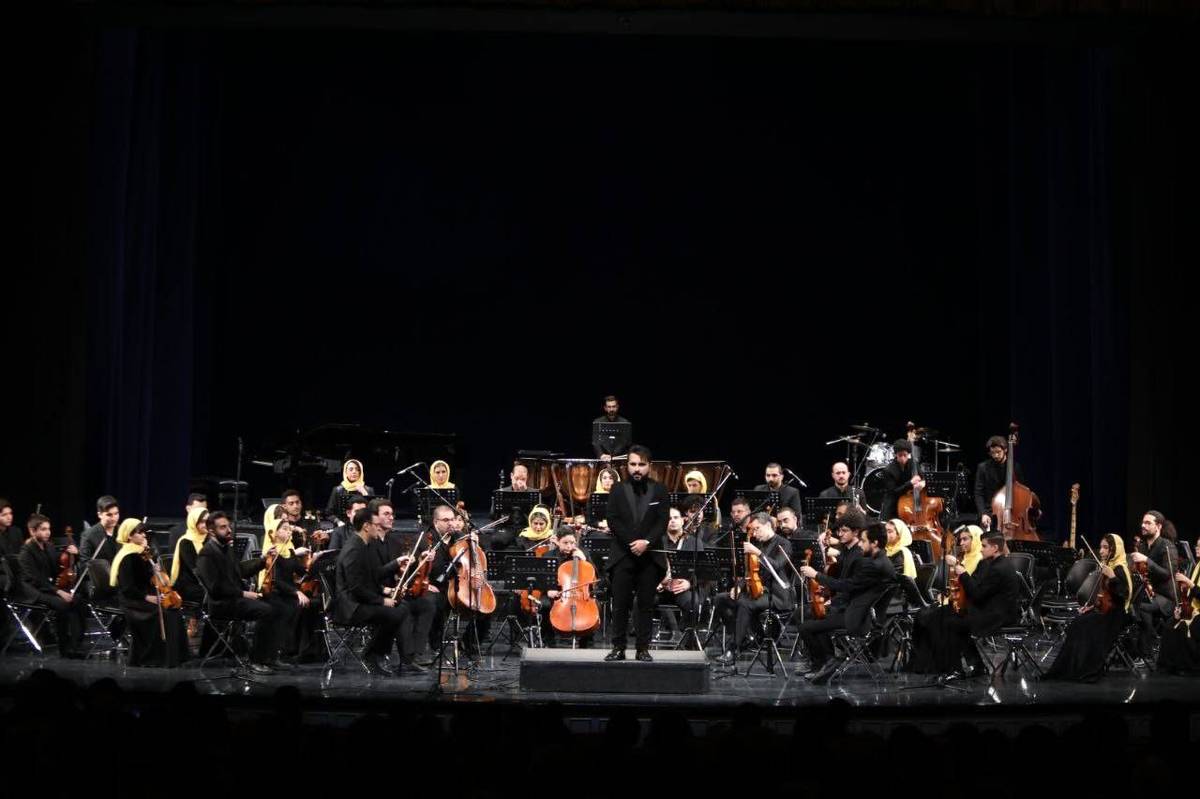 پایان خوش تکنوازان در طرز تازه دهم / امین غفاری ارکستر جوانان پارس زمین را به تالار وحدت آورد