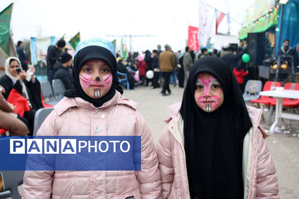 جلوه های حضور خادمان نوجوان در شادپیمایی مسجد جمکران