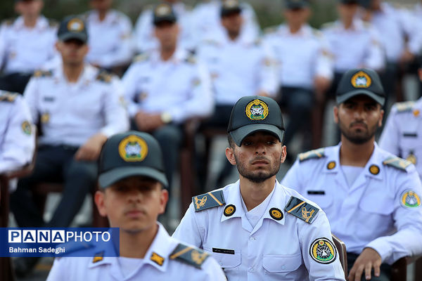سالروز اهدای پرچم و نشان توسط فرماندهی معظم کل قوا به ارتش