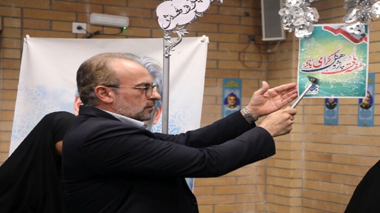 زنگ پژوهش در مدارس قم نواخته شد