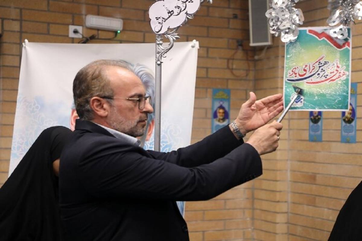 زنگ پژوهش در مدارس قم نواخته شد