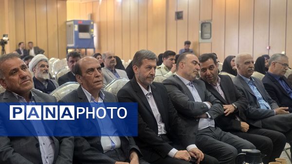  مراسم کلنگ‌زنی همزمان دو پروژه آموزشی در ناحیه چهار اصفهان