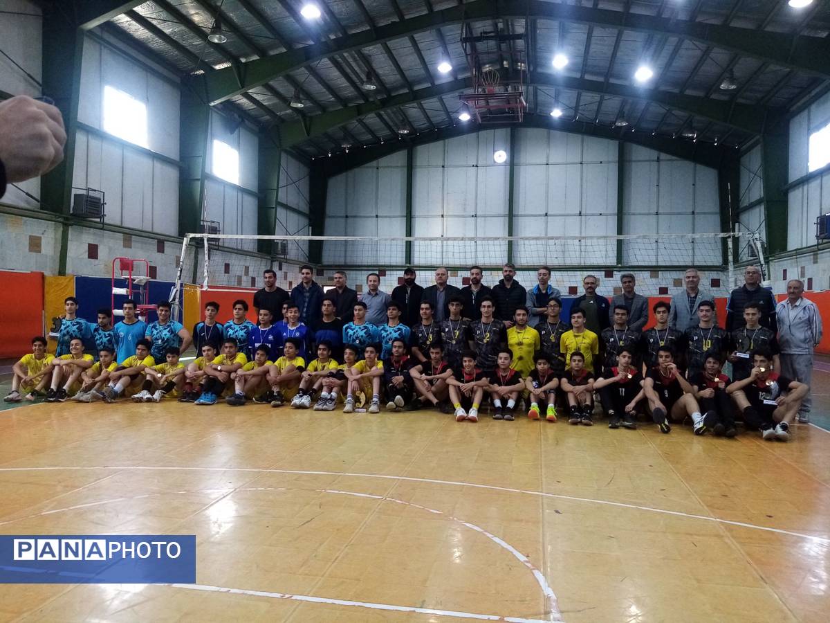 فینال فوتبال مدارس متوسطه ناحیه 3 مشهد